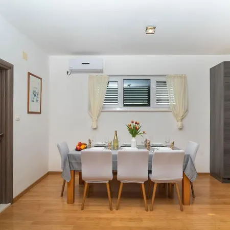 House Aria Vakantiehuis Marina