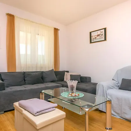 House Aria Marina
