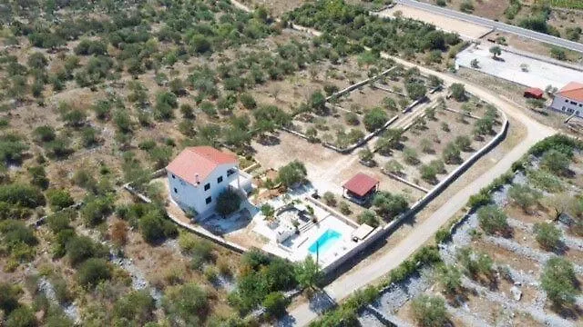 Сasa de vacaciones House Aria