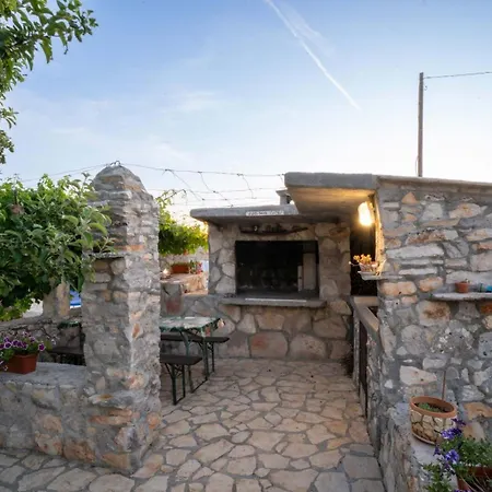 House Aria